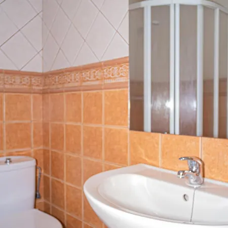 Casa Familiar Con Terraza Privada Cerca De Playas En Conil - Es-180-238 * Conil De La Frontera